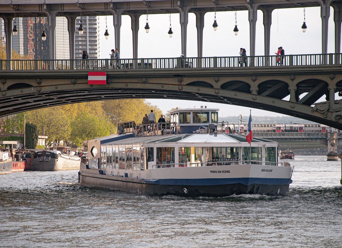 Best Tours in París caption
