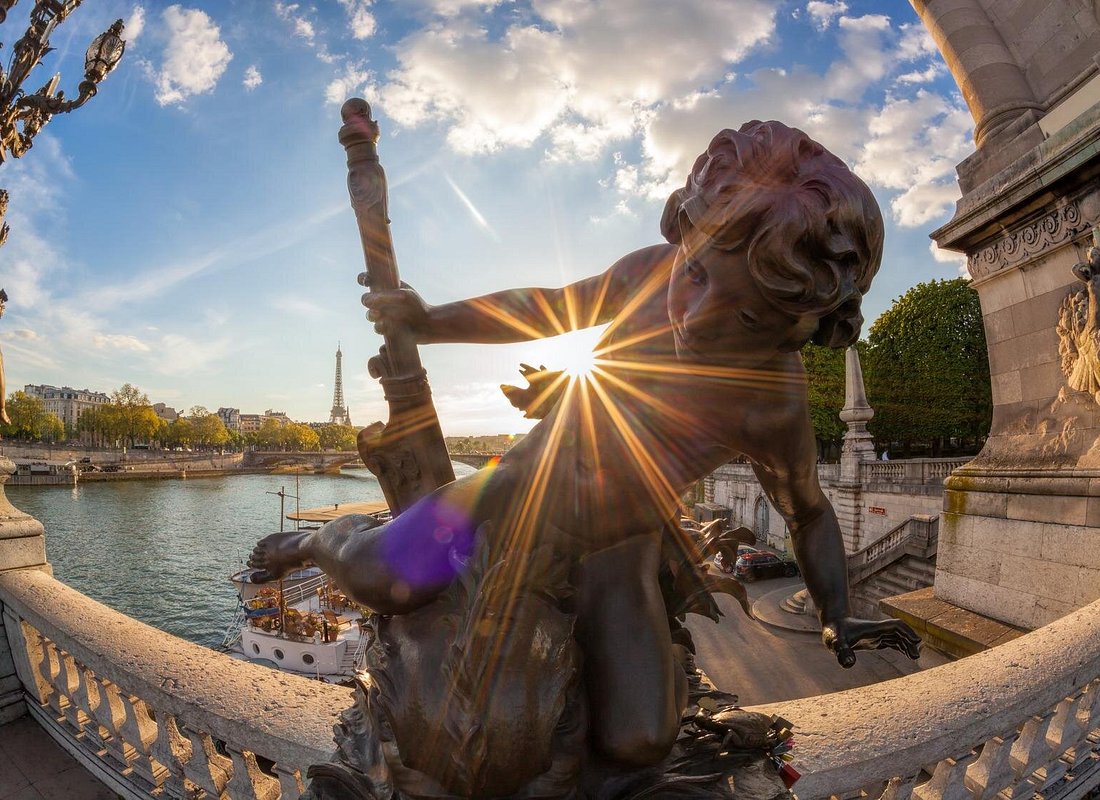 Best Tours in París caption