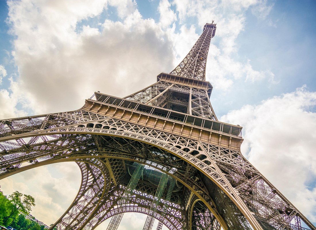 Best Tours in París caption