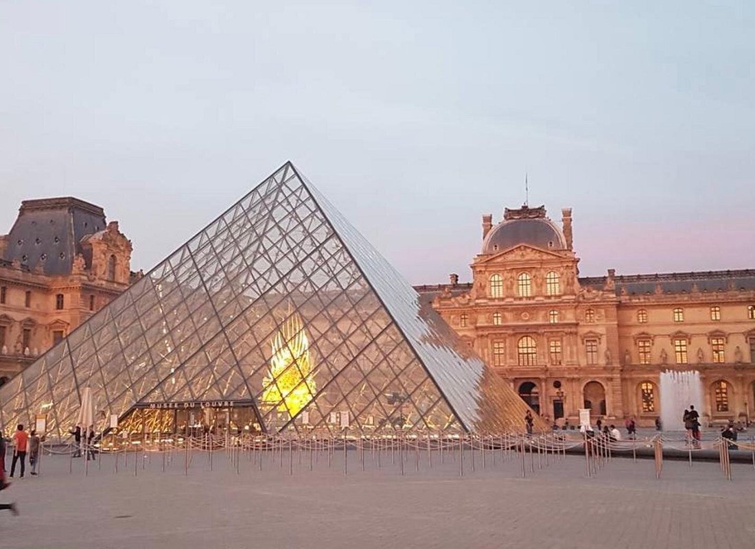 Best Tours in París caption