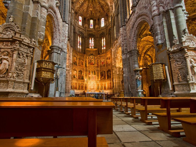 Ávila https://media-cdn.tripadvisor.com/media/attractions-splice-spp-720x480/11/f4/71/e1.jpgCathedral interior