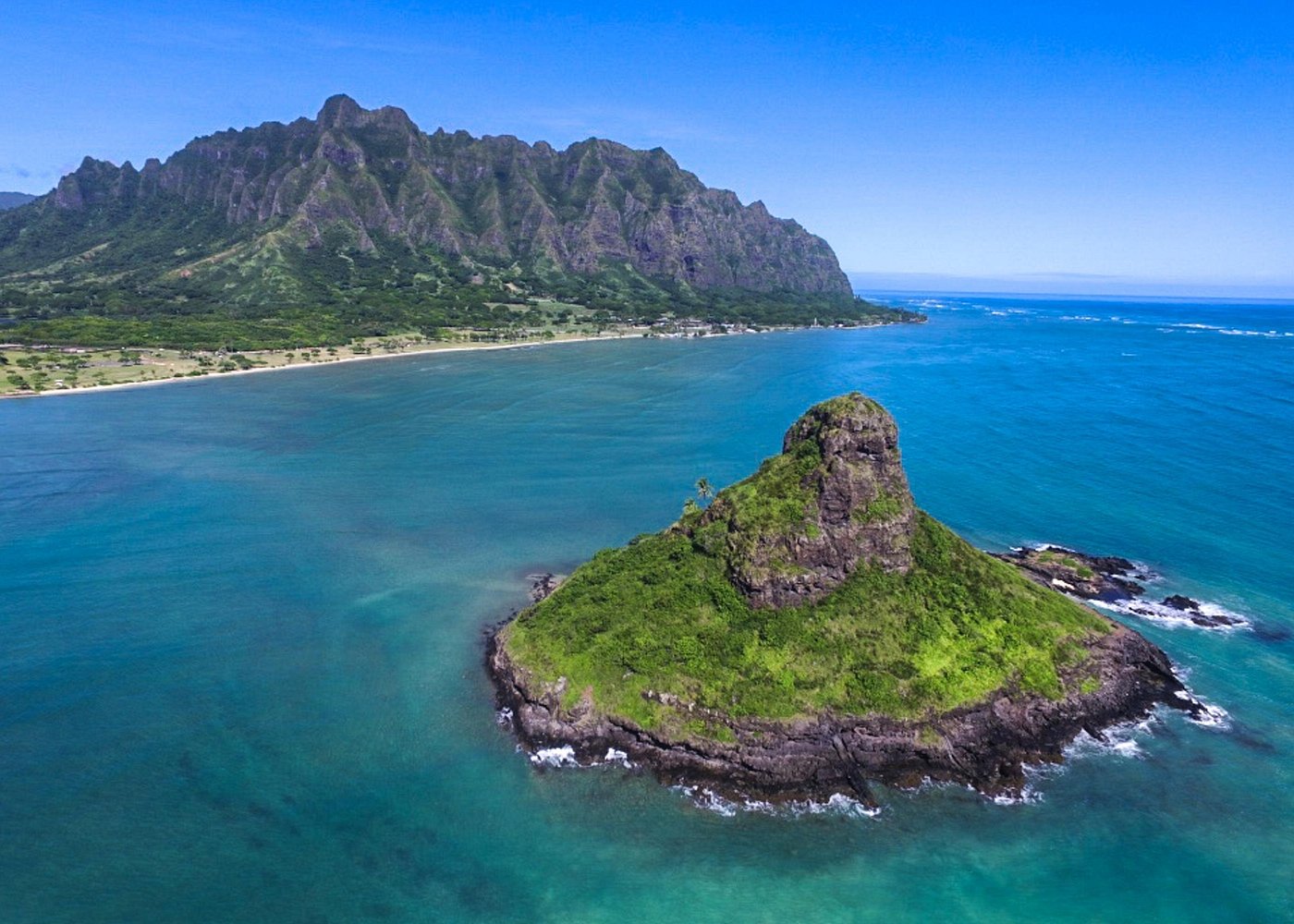 oahu tours, Sunset Catamaran Cruise from Waikiki – Enjoy panoramic views of the coastline and Diamond Head with drinks on deck.
