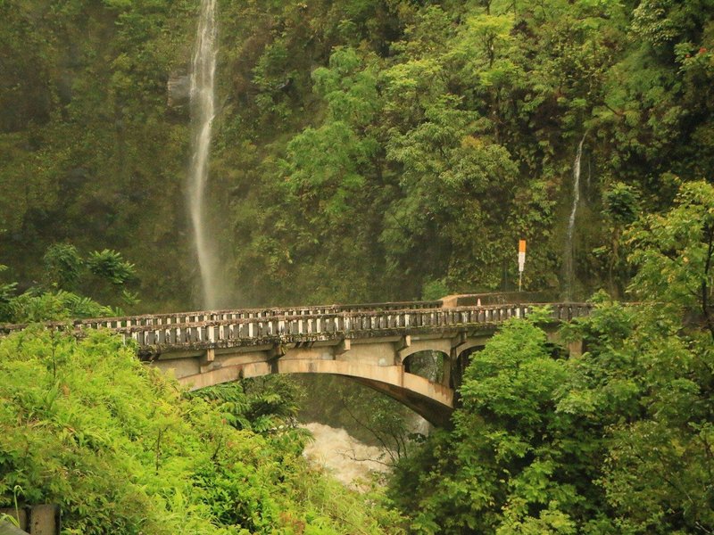 Maui Luxury Full Circle Road a Hana Waterfalls & Lunch