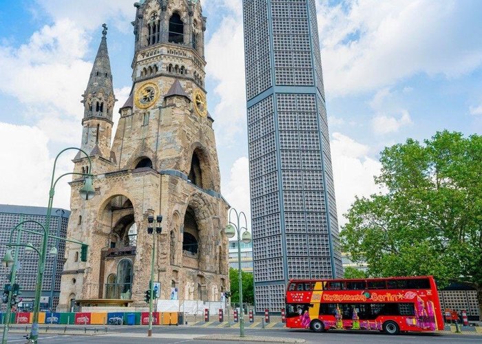 Big Bus Tours in den größten Städten der Welt mit Panoramablick auf berühmte Sehenswürdigkeiten und kulturelle Highlights weltweit