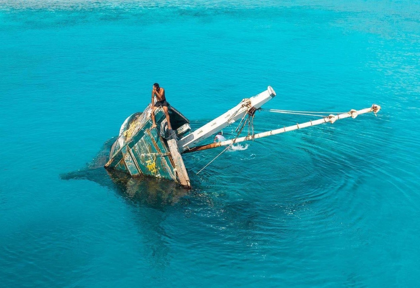Maafushi: Ship wreck & Nurse shark snorkeling with Dolphin watching

