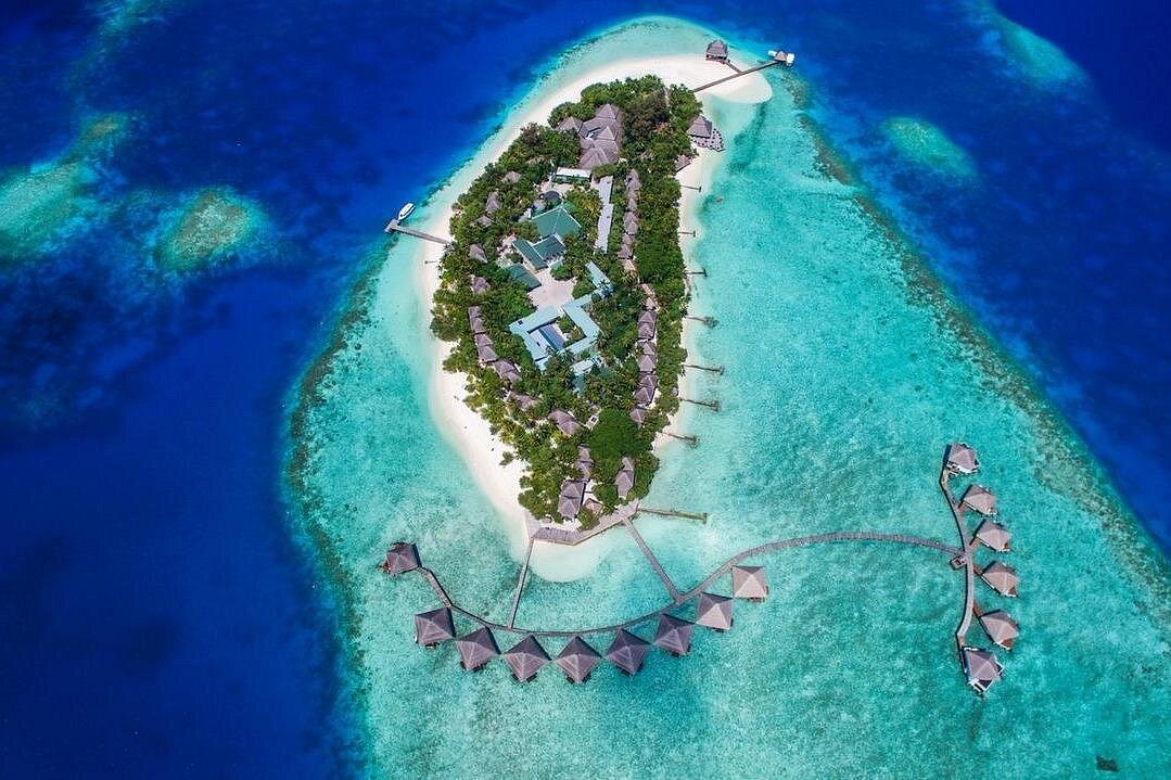 Maafushi: Adaaran club Rannalhi resort day trip