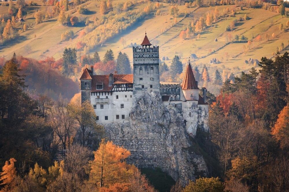 Bucharest to Dracula Castle, Peles Castle and Brasov Guided Tour