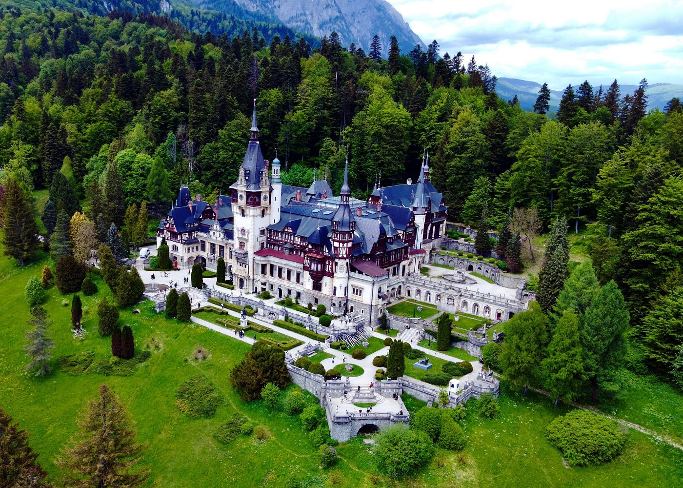 Romania Travel Guide 2 3-Castle: Peles,Bran,Rasnov,Sinaia Monastery from Brasov w pickup