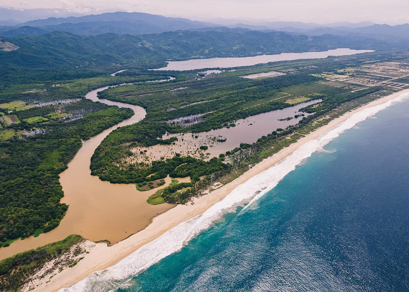 Laguna Manialtepec (Mexico) – A seasonal wonder near Puerto Escondido