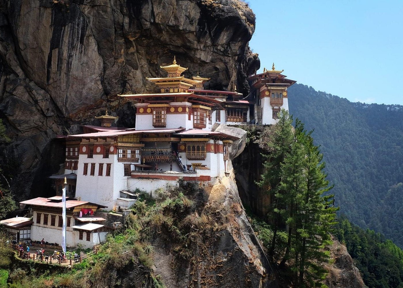 Serenity Uncovered: Peaceful Retreats & Tranquil Journeys 4 Bhutan’s Tiger’s Nest Monastery —A spiritual climb to mountain peace.