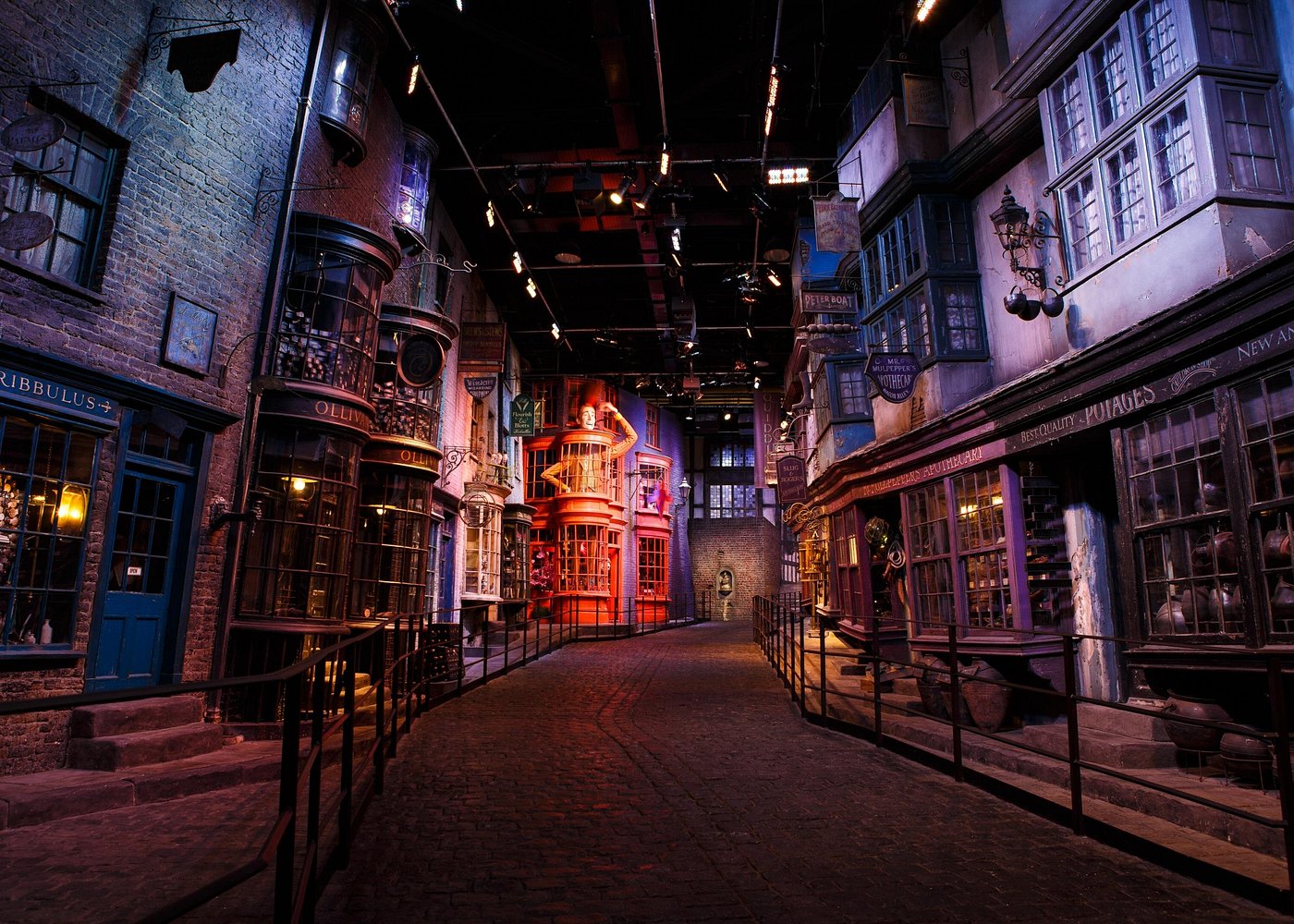 Harry Potter Warner Bros. Studio Tour with Transport from London