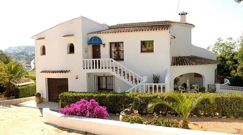 Villa Santiago  private pool for your sole use. Less than 1 mile from beach 2 supermarket 5 min walk