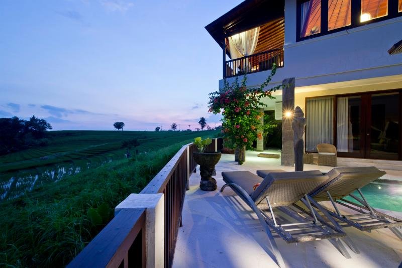 paddy field, sun-beds, private swimming pool