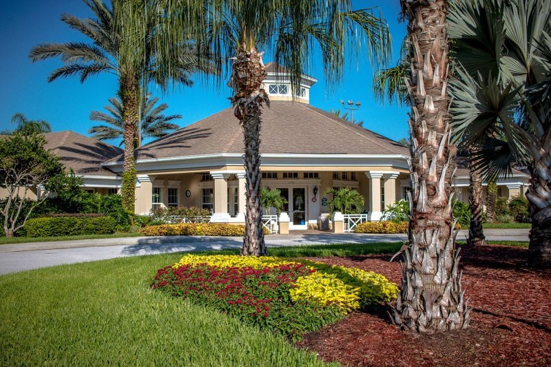 windsor palm 2300 outside 1