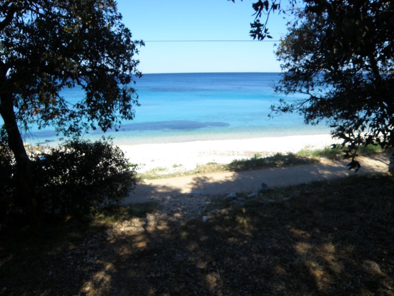 Apartment Dvorzak
is some 40 meters from the sea.