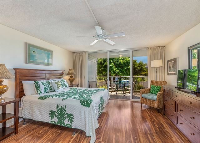 Spacious Studio Unit with King Bed