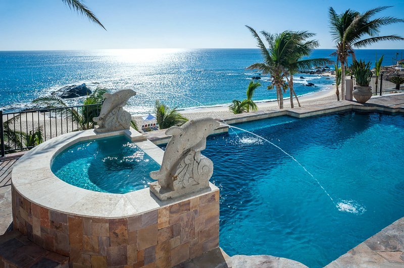 This beachfront property offers stunning views of the Sea of Cortez!