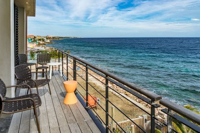 Pietermaai Luxury Oceanfront Apartment