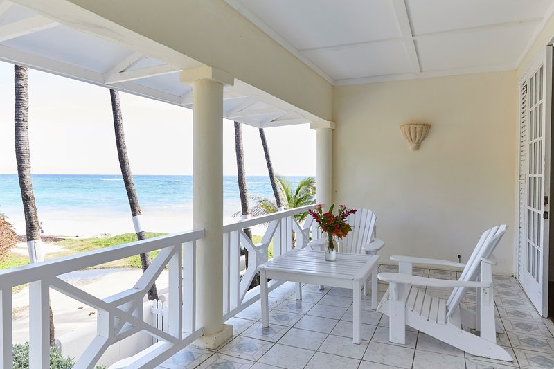 Terrace facing the beach