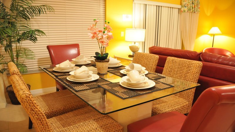 Table à manger pour la famille