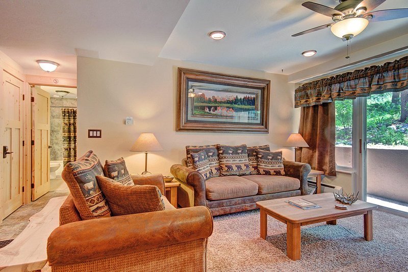 Additional sleeping accomodations with twin and queen sleeper sofas