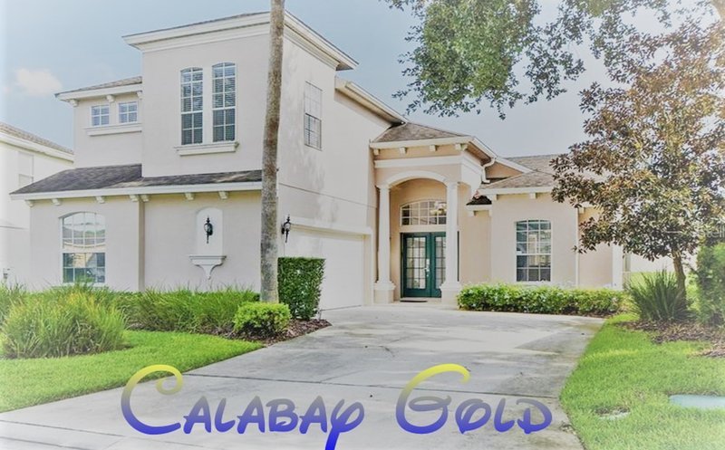 This vacation villa home is located on the far side of Calabay Parc, far away from any main roads. 