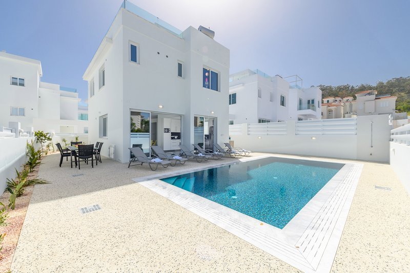SWIMMING_POOL