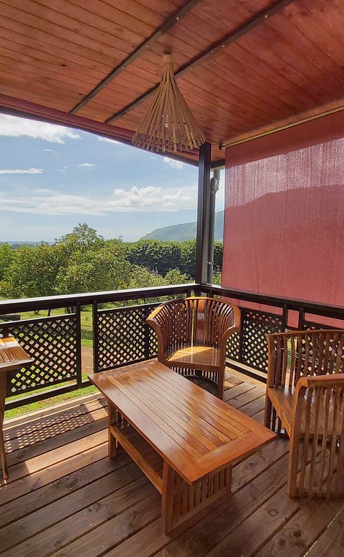 Papara Mountain Side welcomes you in a haven of peace in the heart of the mountain.