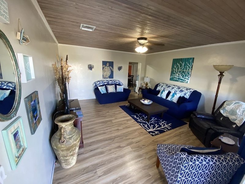 Beautiful spacious living room