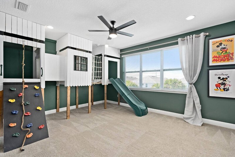 [amenities:indoor-playroom:2] Indoor Playroom
