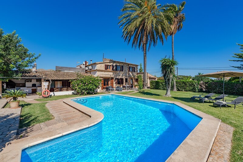 The 10 Closest Vacation Rentals to Placa Major, Pollenca on Tripadvisor