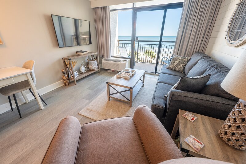 Beautifully Decorated, Direct Oceanfront