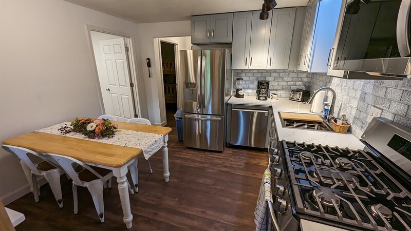 Completely renovated kitchen- fully equipped!