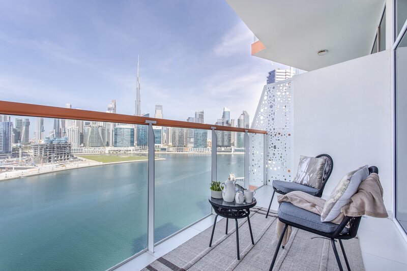 Balcony views w/ Burj Khalifa & Canal