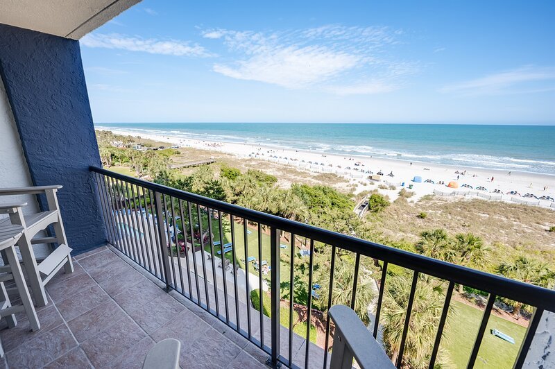 Large Balcony, Direct Oceanfront!