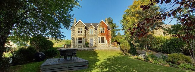 Kinnaird Country House in summer