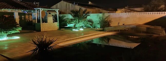votre environnement (exterieur partagée) de nuit 